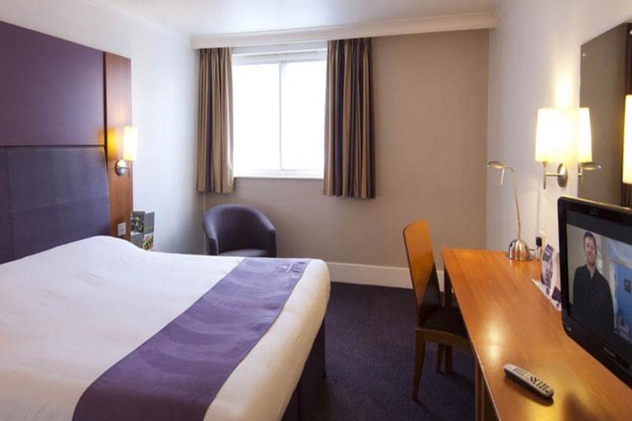 Premier Inn York North West Buitenkant foto